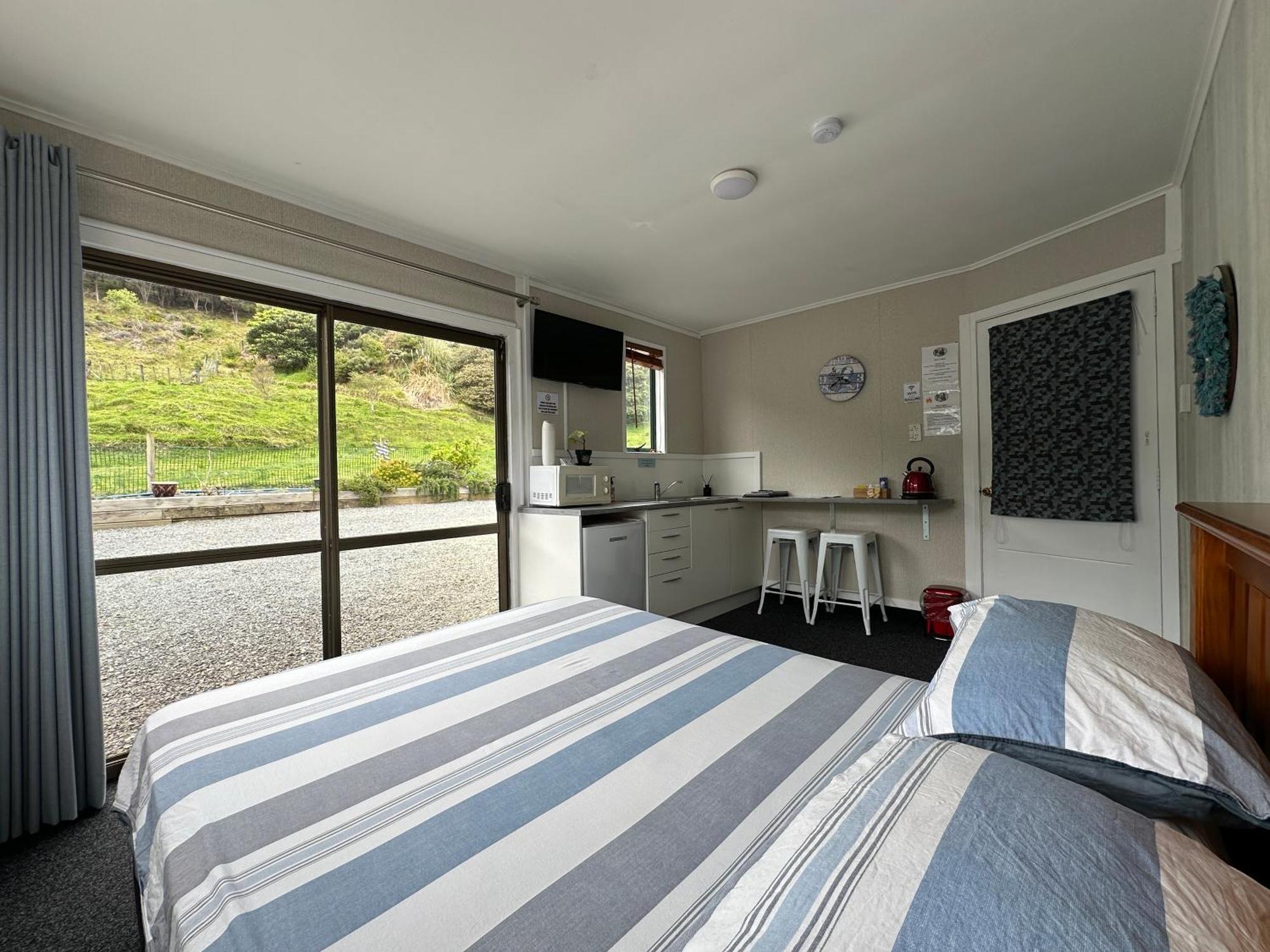 Kiwi Cabins Tapu Eksteriør billede